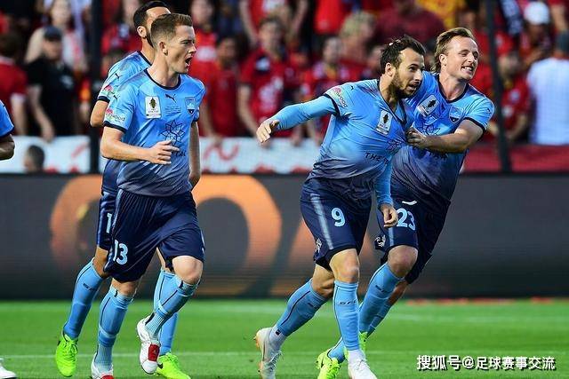 热身赛-国足0-0泰国 王钰栋尝试突破